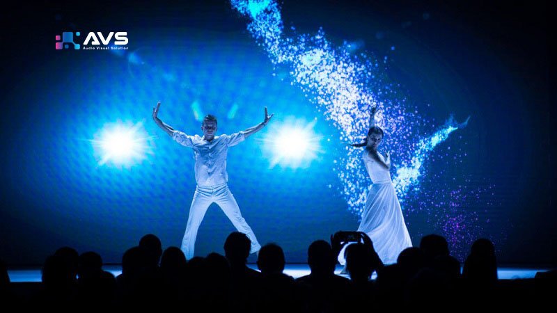 Múa tương tác màn Gauze là sự kết hợp hoàn hảo giữa nghệ thuật múa và công nghệ trình chiếu